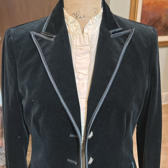 Ralph LaurenBlack Velvet Blazer, Size 4, Silver Buttons - Picture 9 of 10